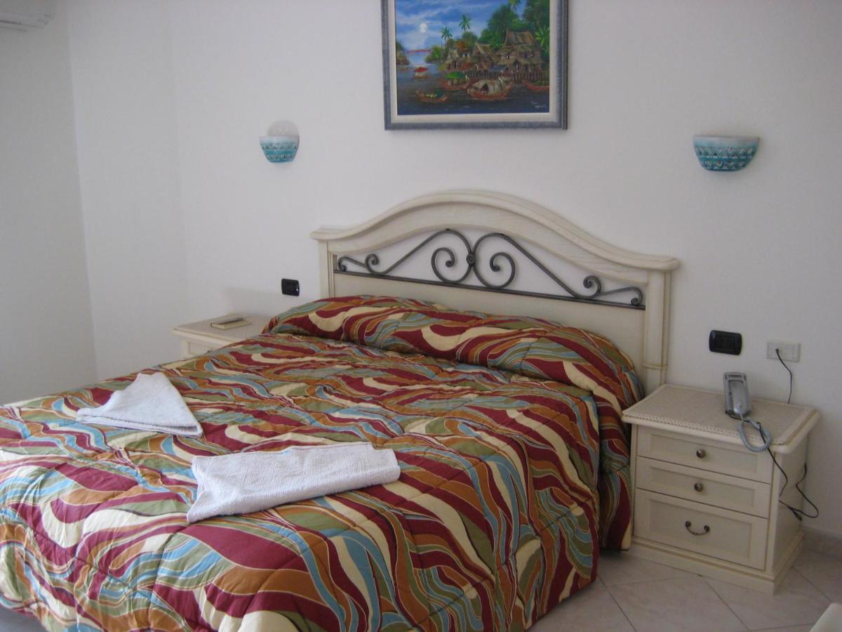 Scano Comfort Inn Santa Teresa Gallura Buitenkant foto