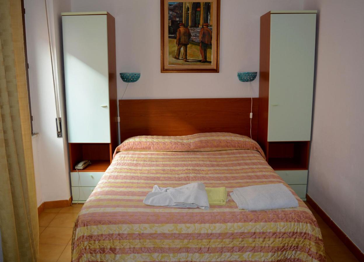 Scano Comfort Inn Santa Teresa Gallura Buitenkant foto