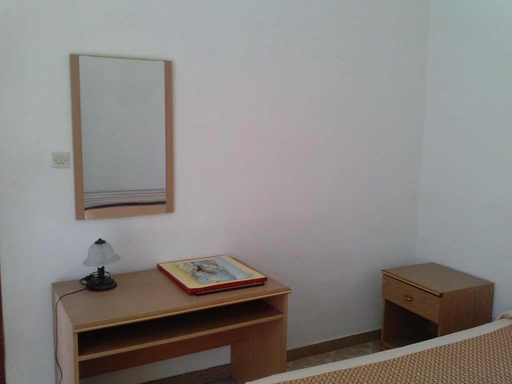 Scano Comfort Inn Santa Teresa Gallura Buitenkant foto